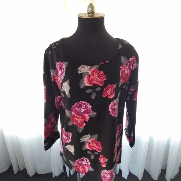 Floral sweatshirt SIZE L. - Picture 2 of 5